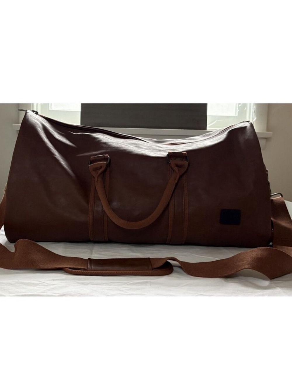Classic Brown Leather Duffel Garment Bag for Men - Picture 3 of 10